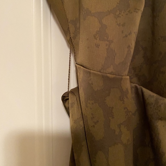 NWT Urban Outfitters Romper - Picture 3 of 8